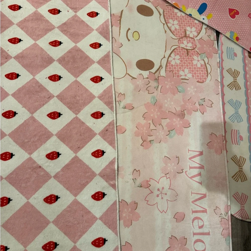 Cutecore🍓SANRIO Rug Lot - Picture 2 of 11